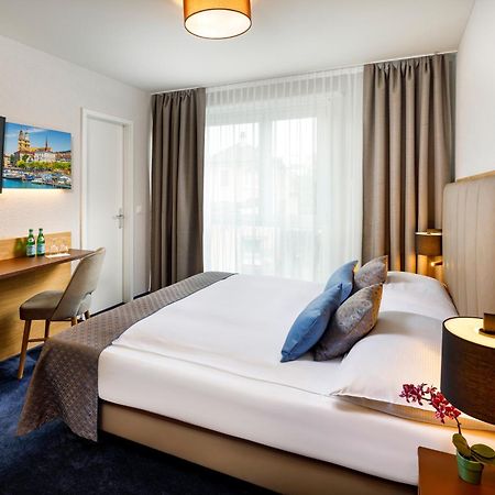 Hotel Tivoli Schlieren Bagian luar foto