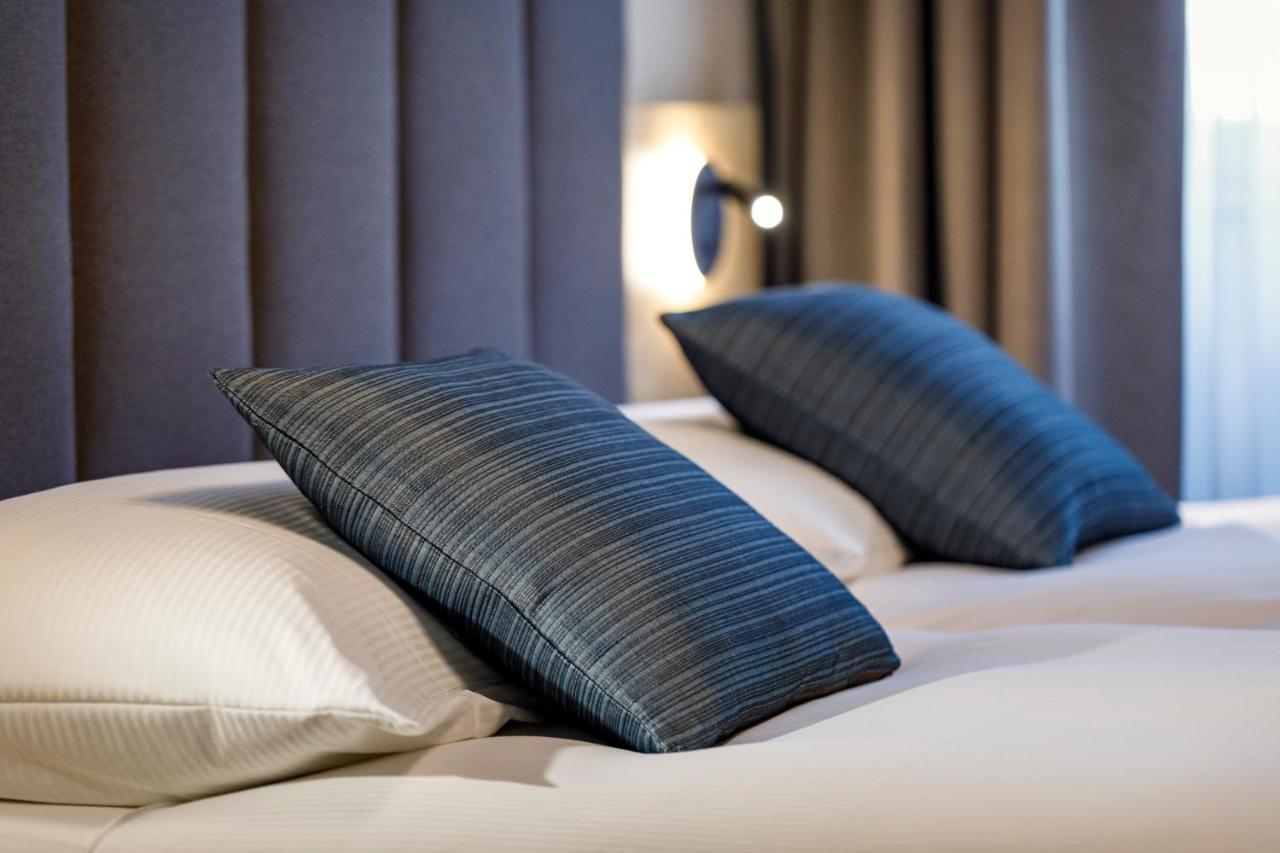 Hotel Tivoli Schlieren Bagian luar foto