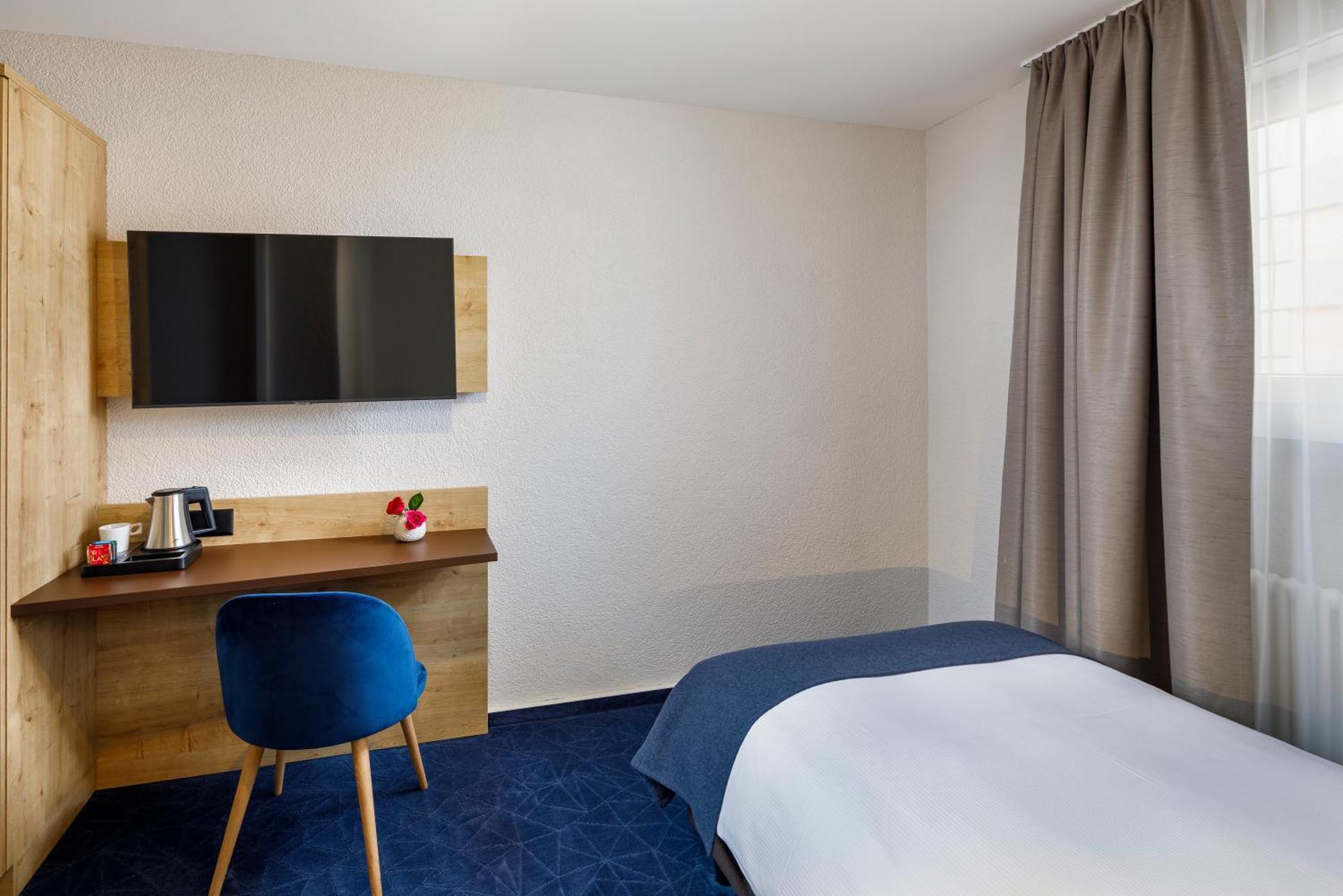 Hotel Tivoli Schlieren Bagian luar foto
