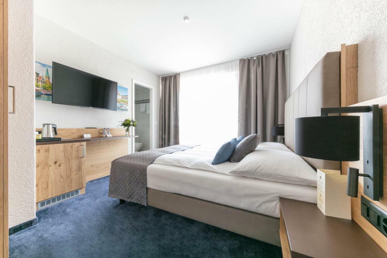 Hotel Tivoli Schlieren Bagian luar foto